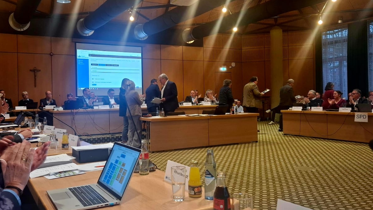 Die Verleihung der Auszeichnung im Ratssaal